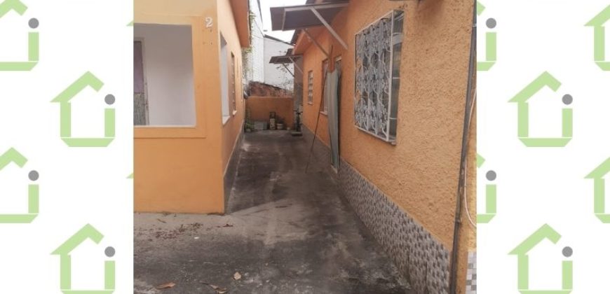 VENDA – Espaço com 3 Casas em Nova Iguaçu
