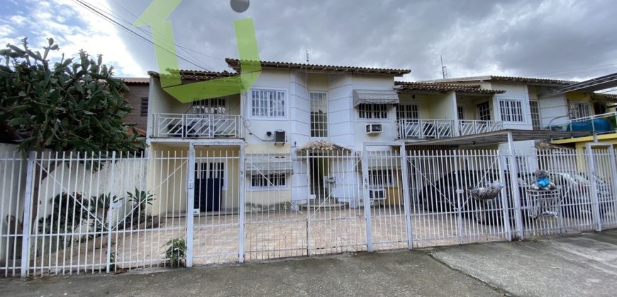 Casa de rua para Locação 4 Quartos, 2 Vagas, Centro, Nova Iguaçu