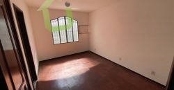 ALUGUEL – Casa Independente Com 3 Quartos no Bairro da Luz