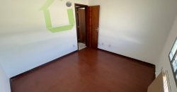 ALUGUEL – Casa Independente Com 3 Quartos no Bairro da Luz
